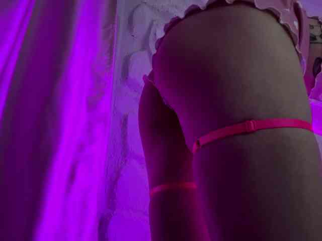 leilaelli webcam