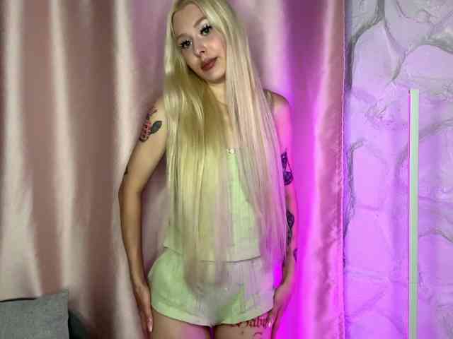 leilaelli webcam
