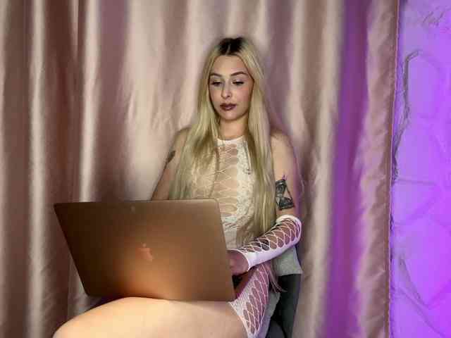 leilaelli webcam