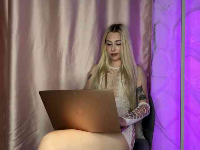 leilaelli webcam