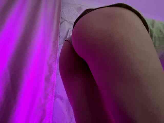 leilaelli webcam