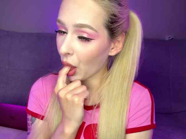 leilaelli webcam