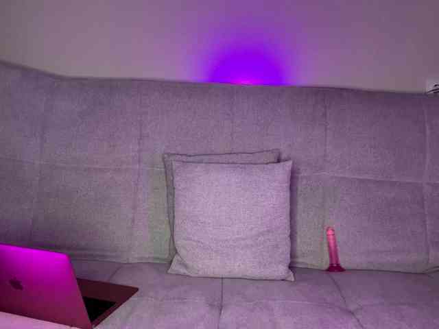 leilaelli webcam