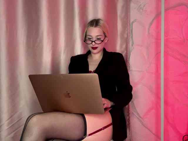 leilaelli webcam