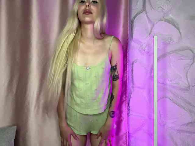 leilaelli webcam