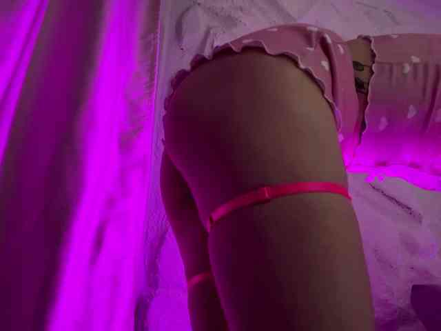 leilaelli webcam