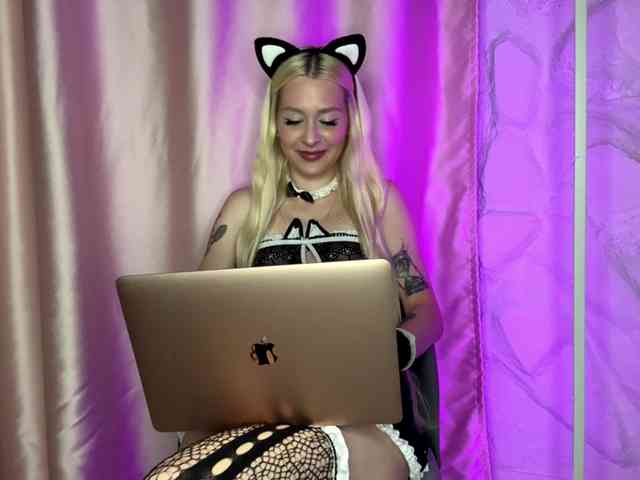 leilaelli webcam