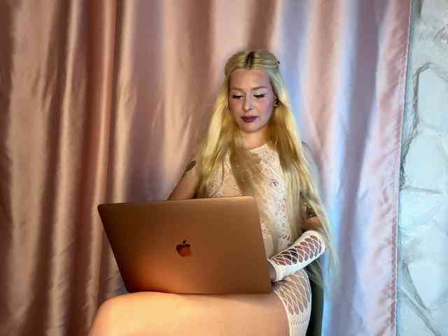 leilaelli webcam