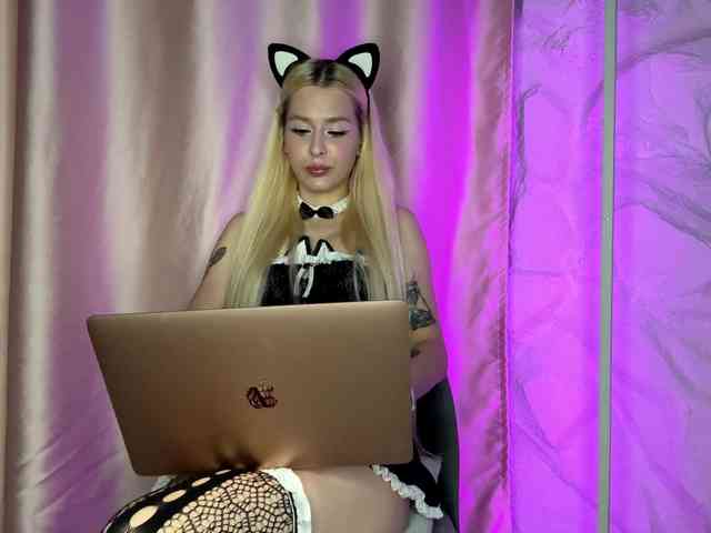 leilaelli webcam