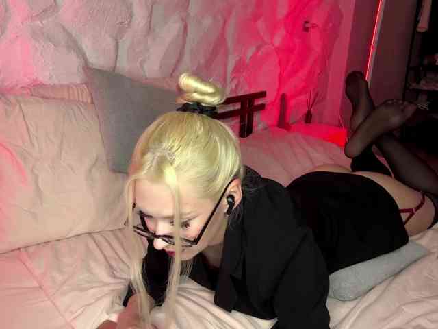 leilaelli webcam