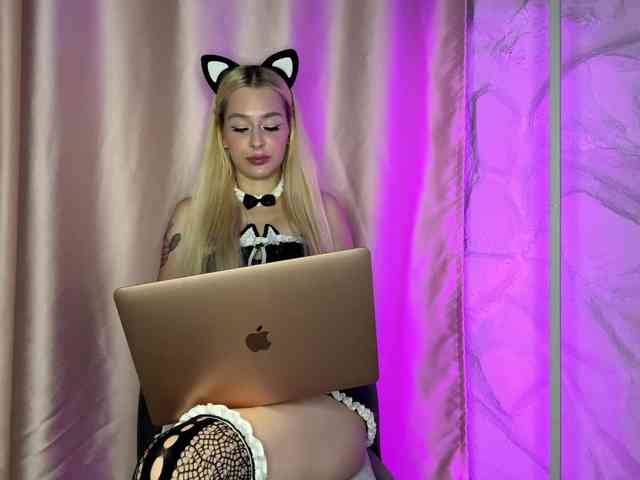 leilaelli webcam