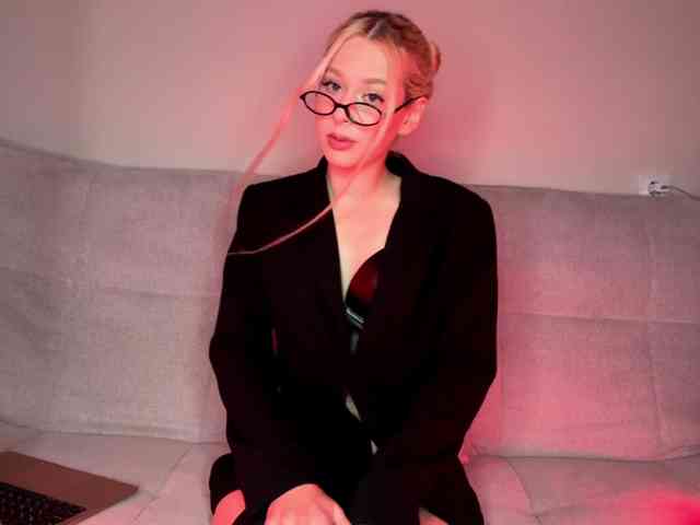leilaelli webcam