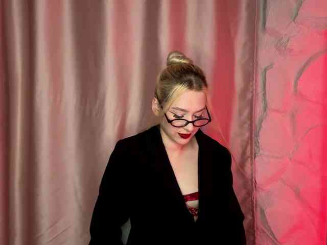 leilaelli webcam