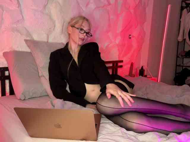 leilaelli webcam