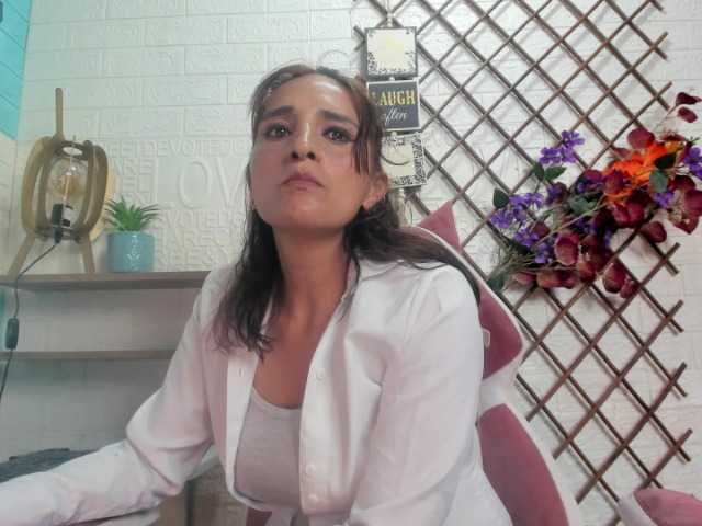 Emperatriz-II Live Cam on BongaCams
