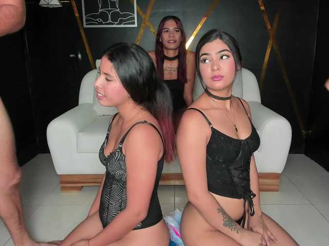 awesomeparty19 live cam on BongaCams