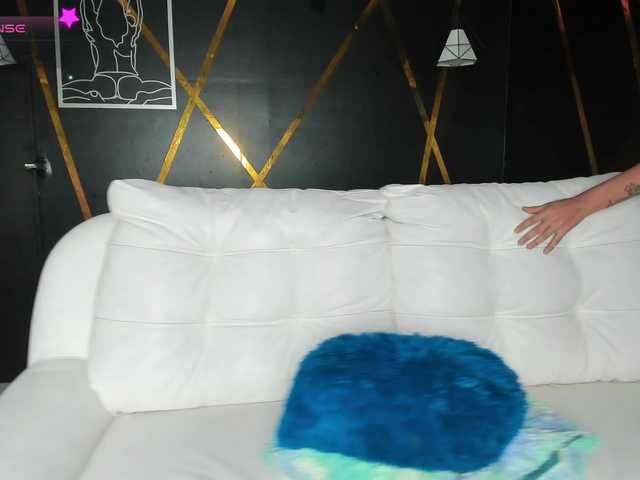 awesomeparty19 live cam on BongaCams