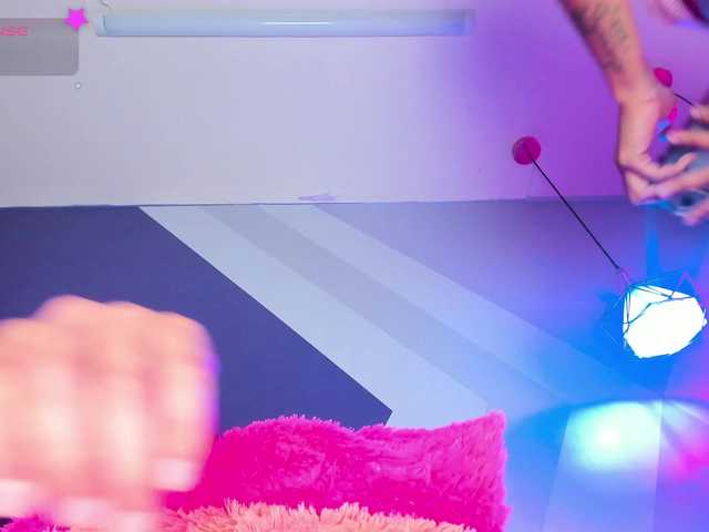 awesomeparty19 live cam on BongaCams