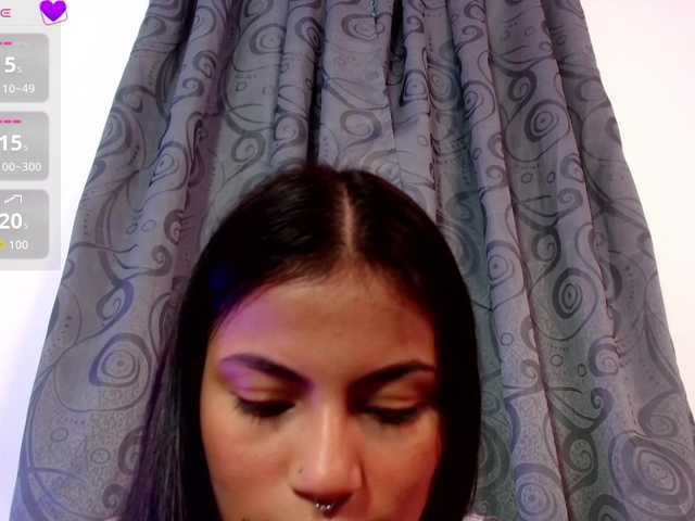 melanie-gates live cam on BongaCams
