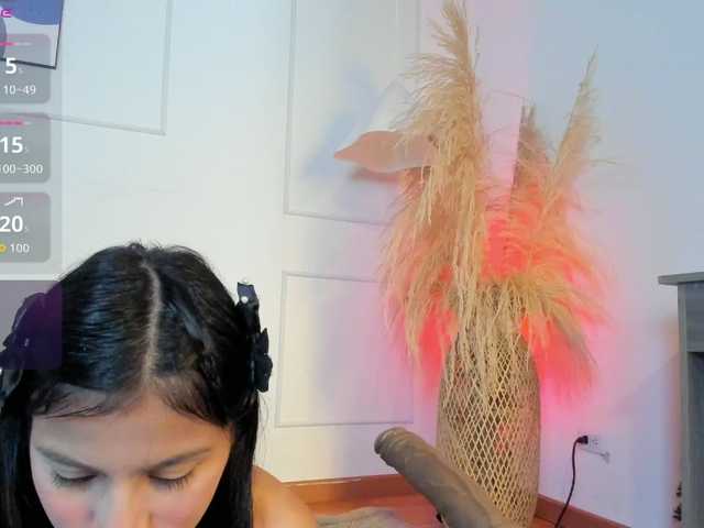 melanie-gates live cam on BongaCams