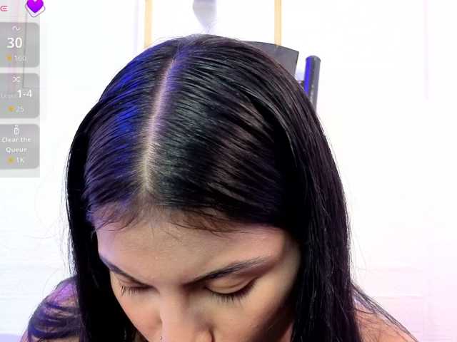 melanie-gates live cam on BongaCams