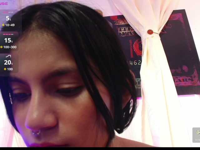 melanie-gates live cam on BongaCams
