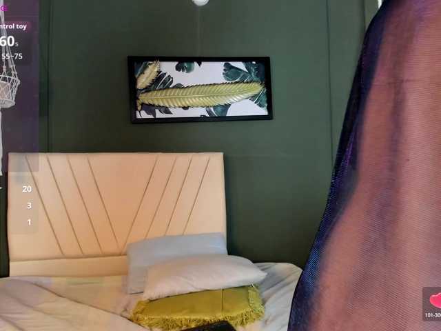 melanie-gates live cam on BongaCams