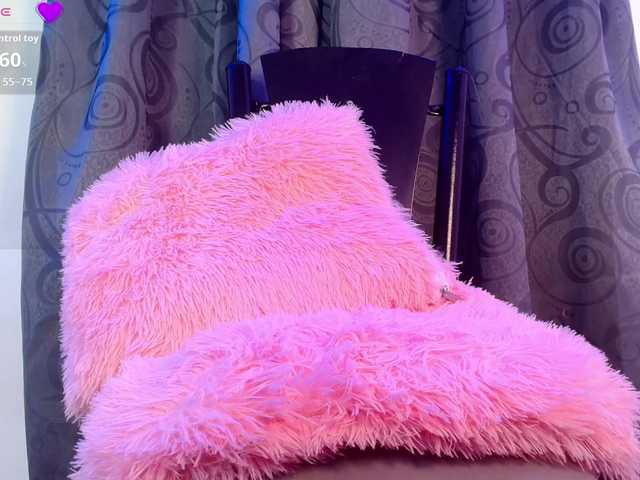 melanie-gates live cam on BongaCams