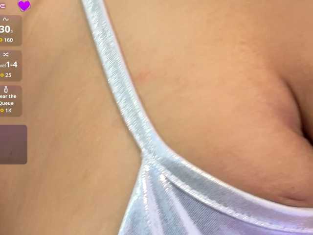 melanie-gates live cam on BongaCams