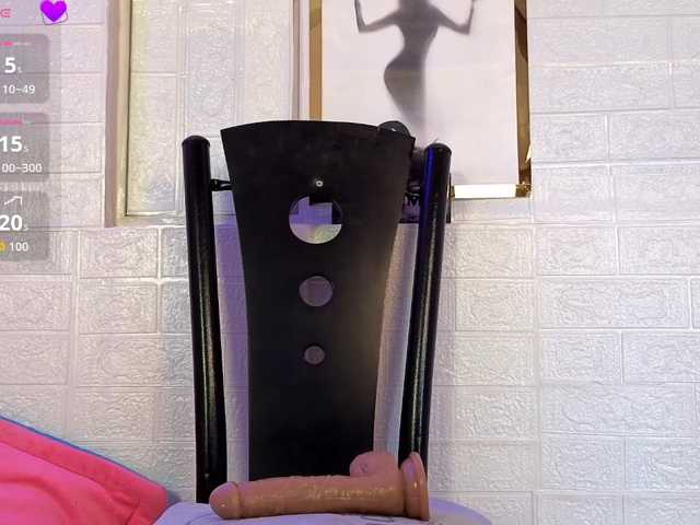 melanie-gates live cam on BongaCams