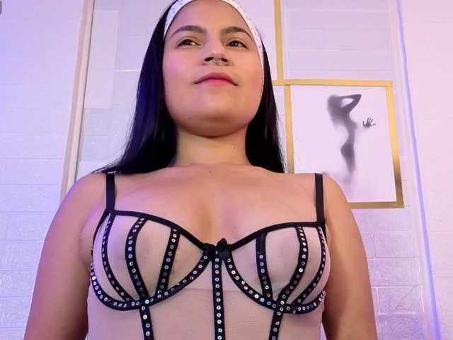 melanie-gates live cam on BongaCams