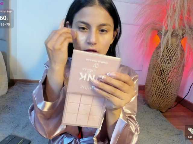 melanie-gates live cam on BongaCams