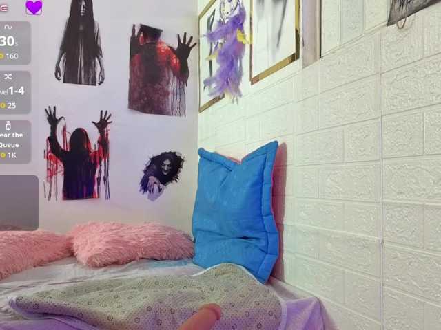 melanie-gates live cam on BongaCams