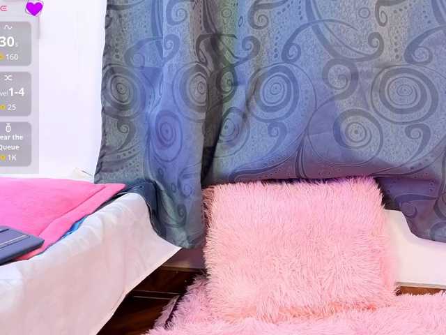melanie-gates live cam on BongaCams