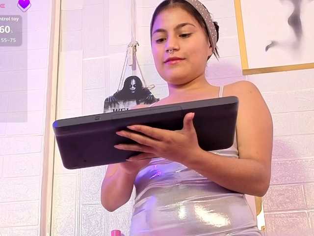 melanie-gates live cam on BongaCams