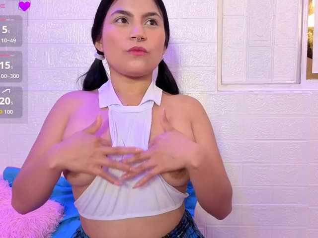 melanie-gates live cam on BongaCams