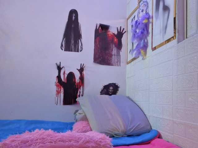 melanie-gates live cam on BongaCams