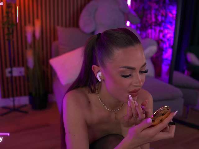 AlyseBaby live cam on BongaCams
