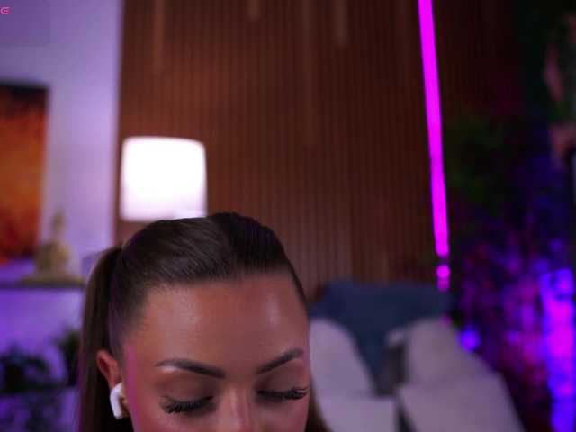 AlyseBaby live cam on BongaCams