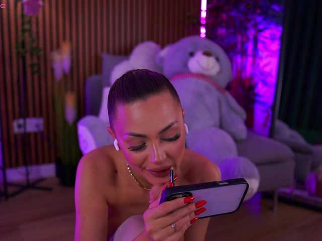 AlyseBaby live cam on BongaCams