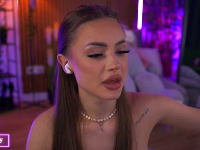 AlyseBaby live cam on BongaCams