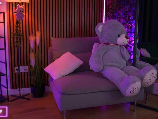 AlyseBaby live cam
