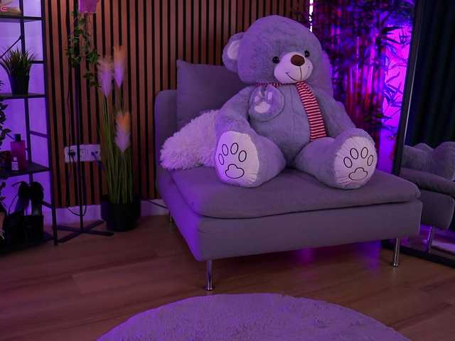 AlyseBaby live cam on BongaCams