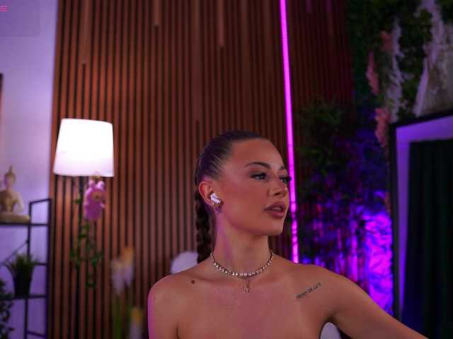 AlyseBaby live cam on BongaCams