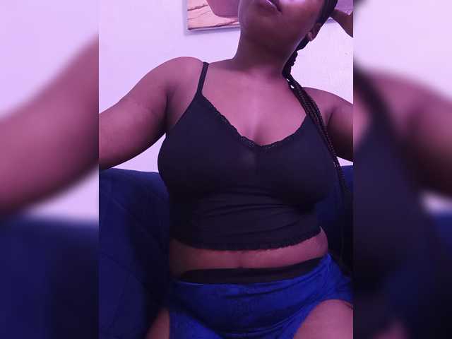 sexyslimebony live cam on BongaCams