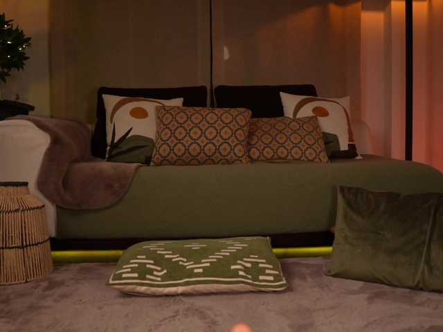 SofiaWaveess live webcam show