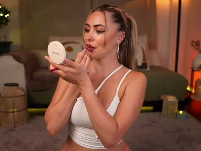 SofiaWaveess live cam on BongaCams