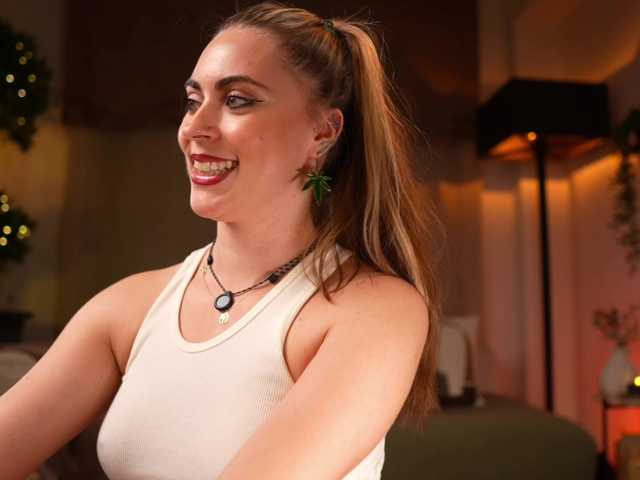 SofiaWaveess live cam on BongaCams