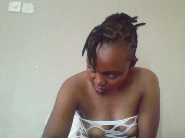 le modèle Sweatmelanin est en webcam porno dans un show sur le site bongacams, il possède les tags suivants: Ebony,Brunette,Shaved