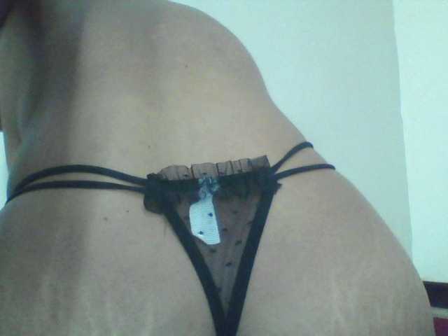 le modèle Sweatmelanin est en webcam porno dans un show sur le site bongacams, il possède les tags suivants: Ebony,Brunette,Shaved